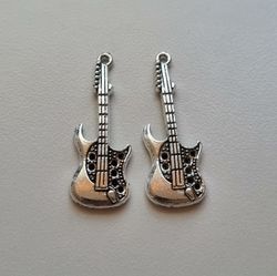 Berlocker Charms Miniatyr Gitarr, 2 st i antiksilverfärg
