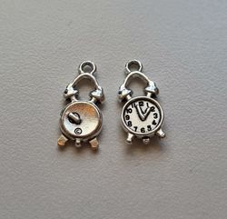 Berlocker Charms Miniatyr Klockor. 2 st Silverfärgade miniklockor