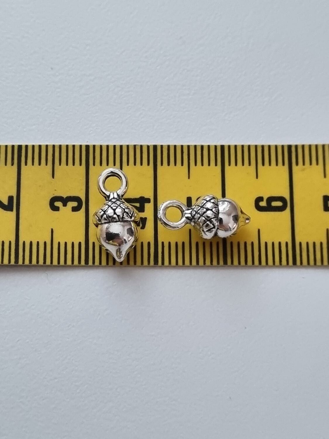 Berlocker Charms - Ekollon, Silverfärgade