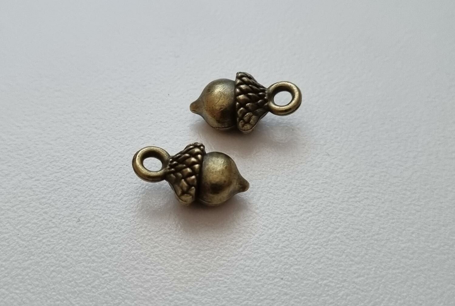 Berlocker Charms - Ekollon, bronsfärgade