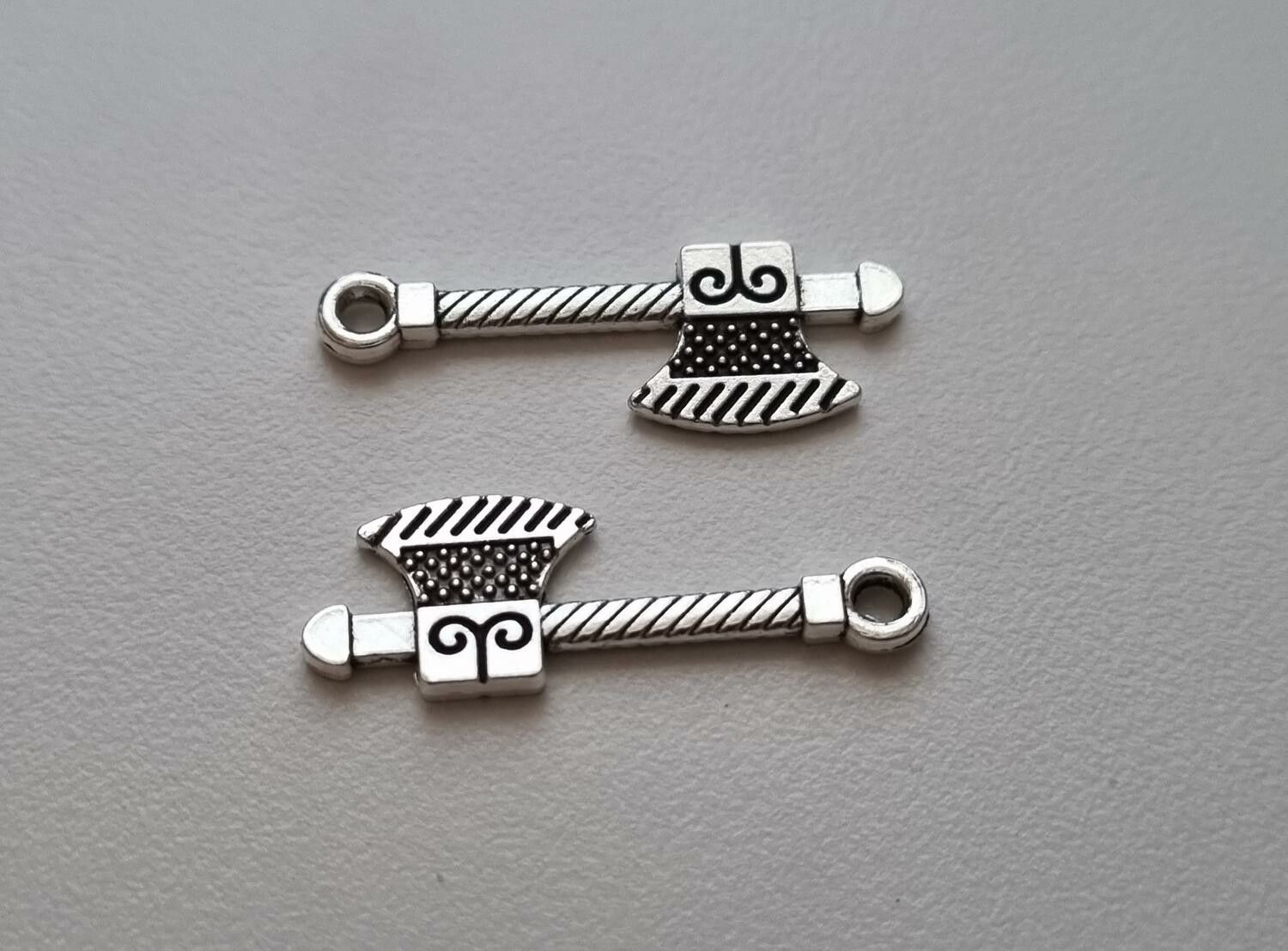 Berlocker Charms - Yxor