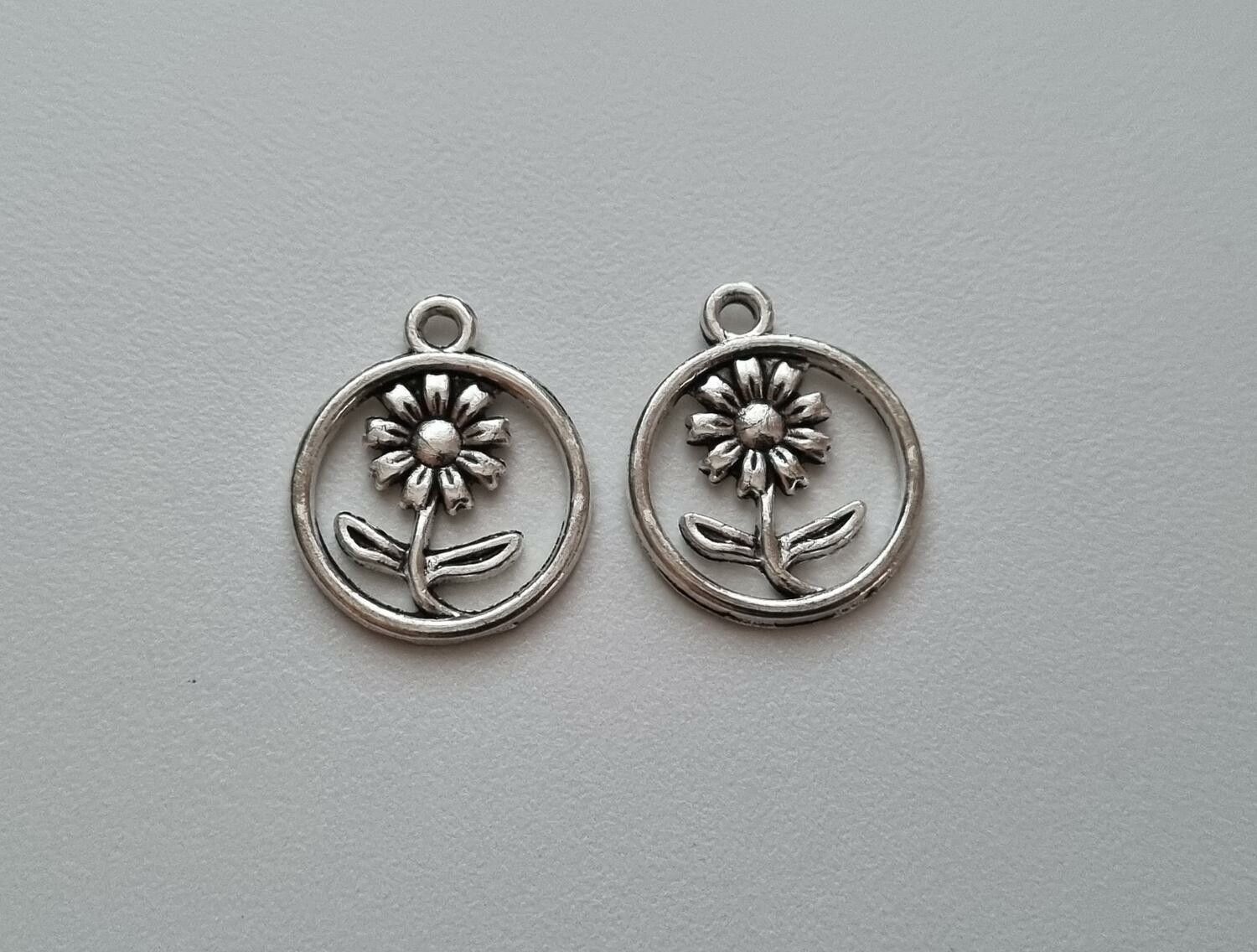 2 st berlocker tusensköna blommor