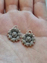 Berlocker Charms - Silverfärgade solrosblommor