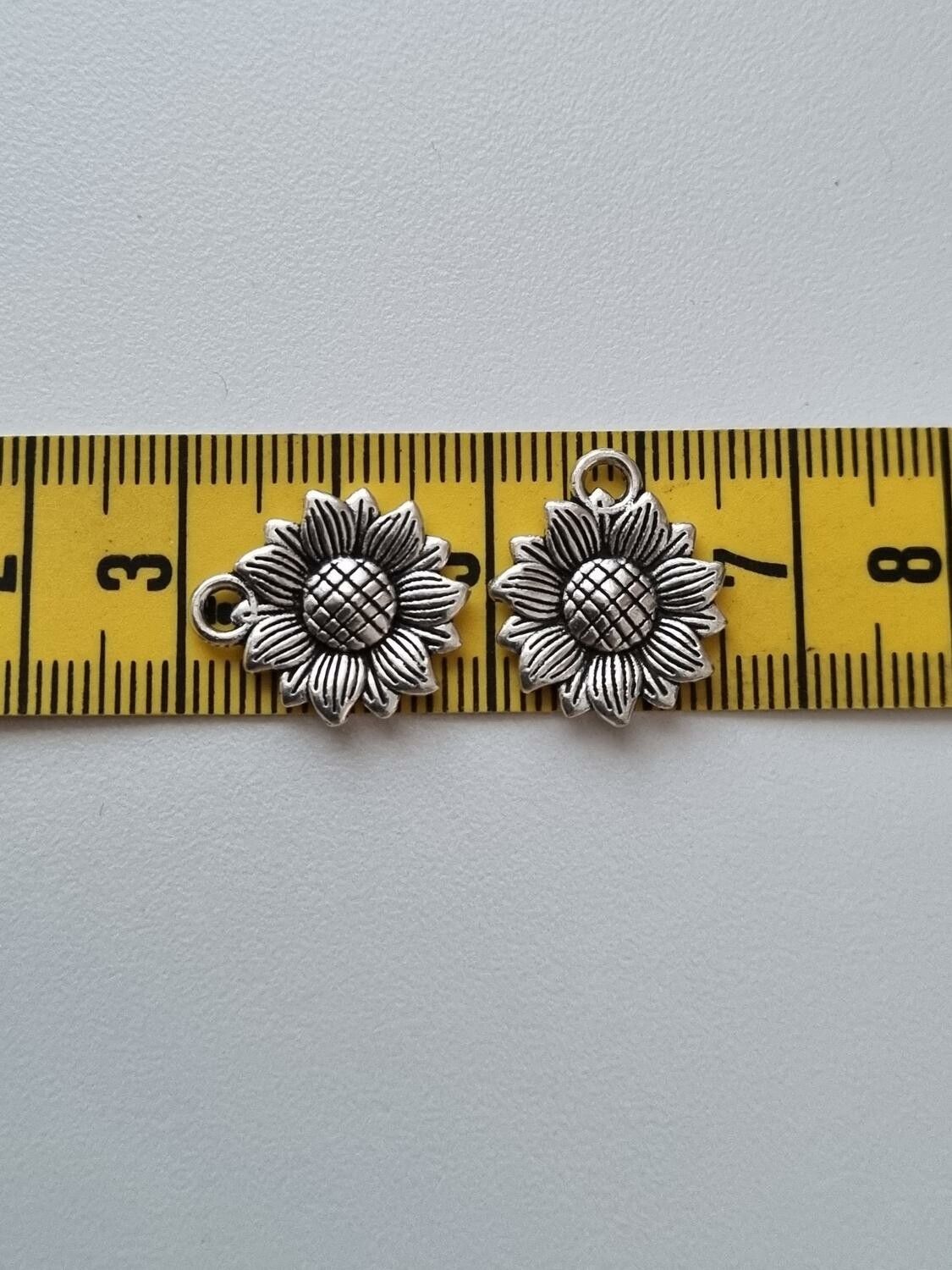 Berlocker Charms - Silverfärgade solrosblommor