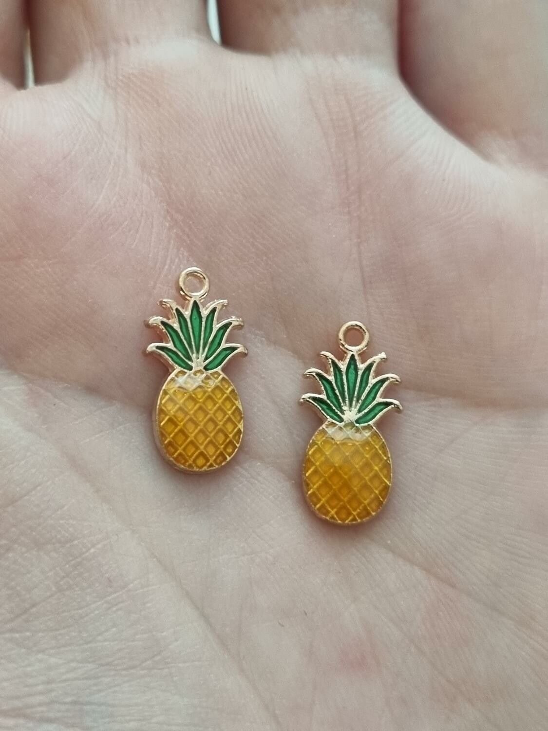 2 st ananas / ananasberlocker -Berlocker / charms
