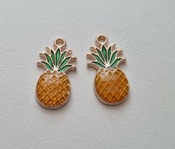 2 st ananas / ananasberlocker -Berlocker / charms