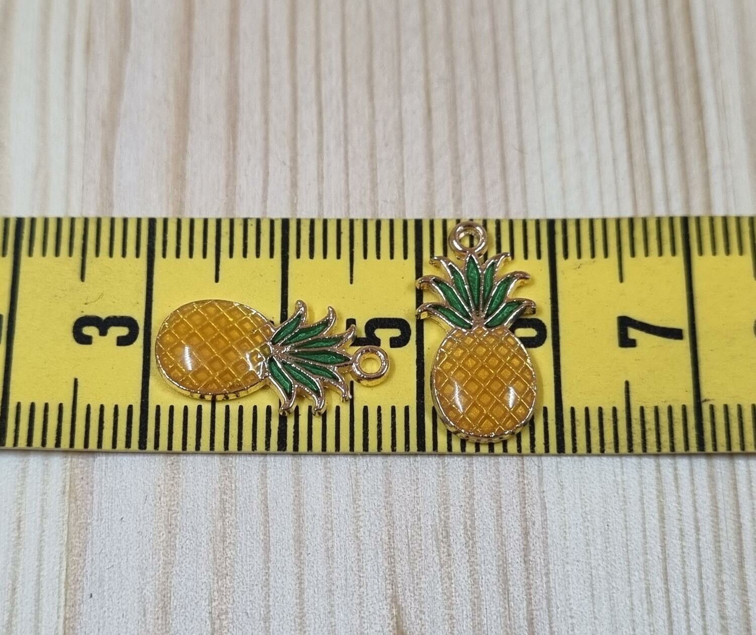 2 st ananas / ananasberlocker -Berlocker / charms