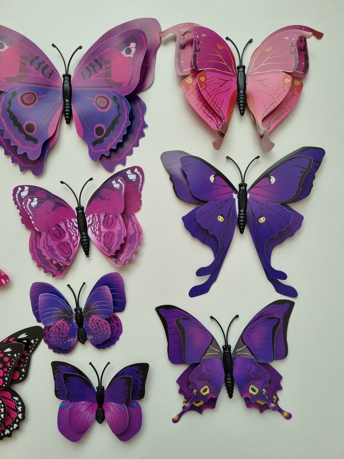 12 st fjärilar med magnet på baksidan - Lila, cerise och rosa