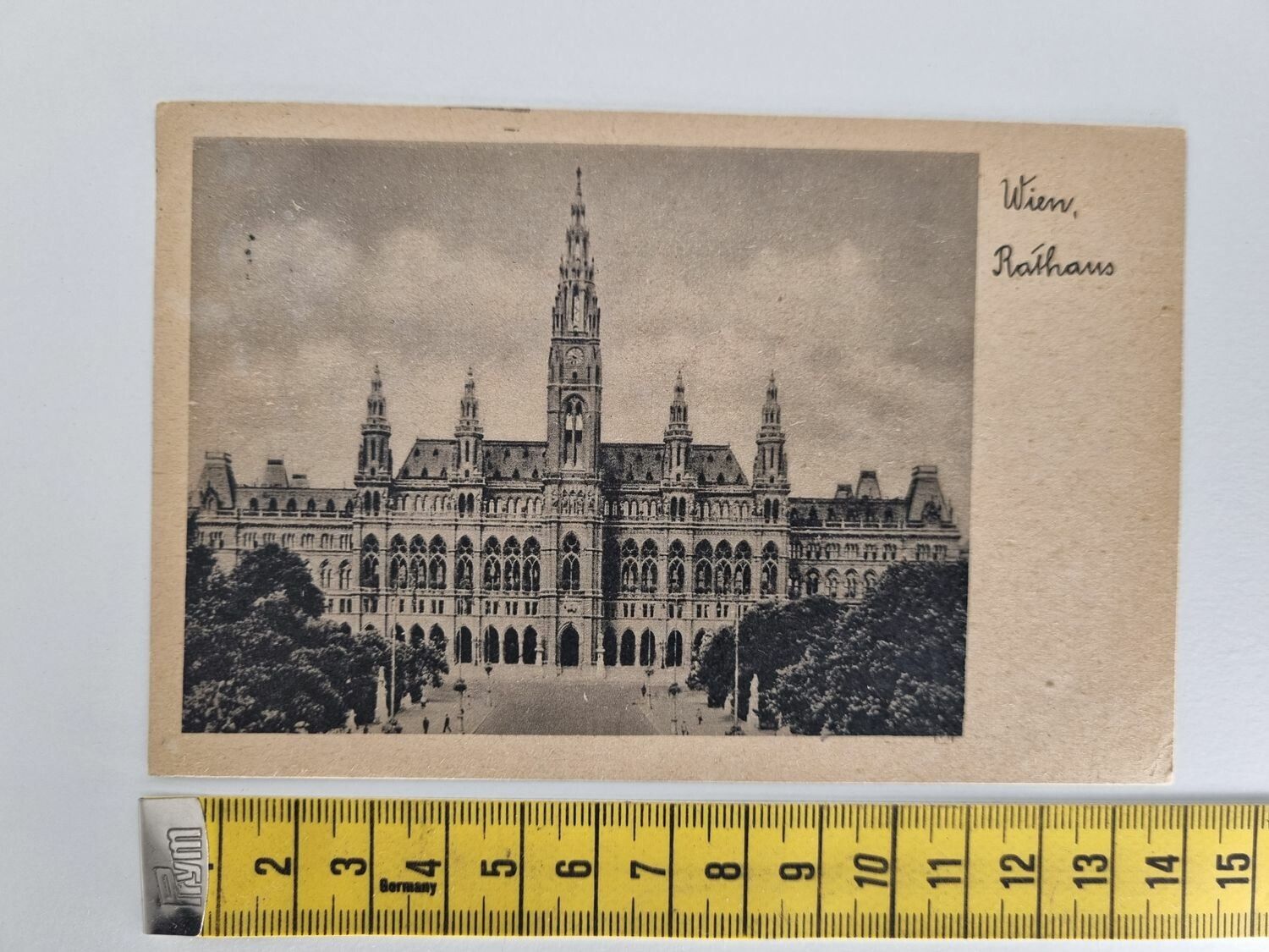 Äldre vykort. Wien, Rathaus. Stämplat 1943