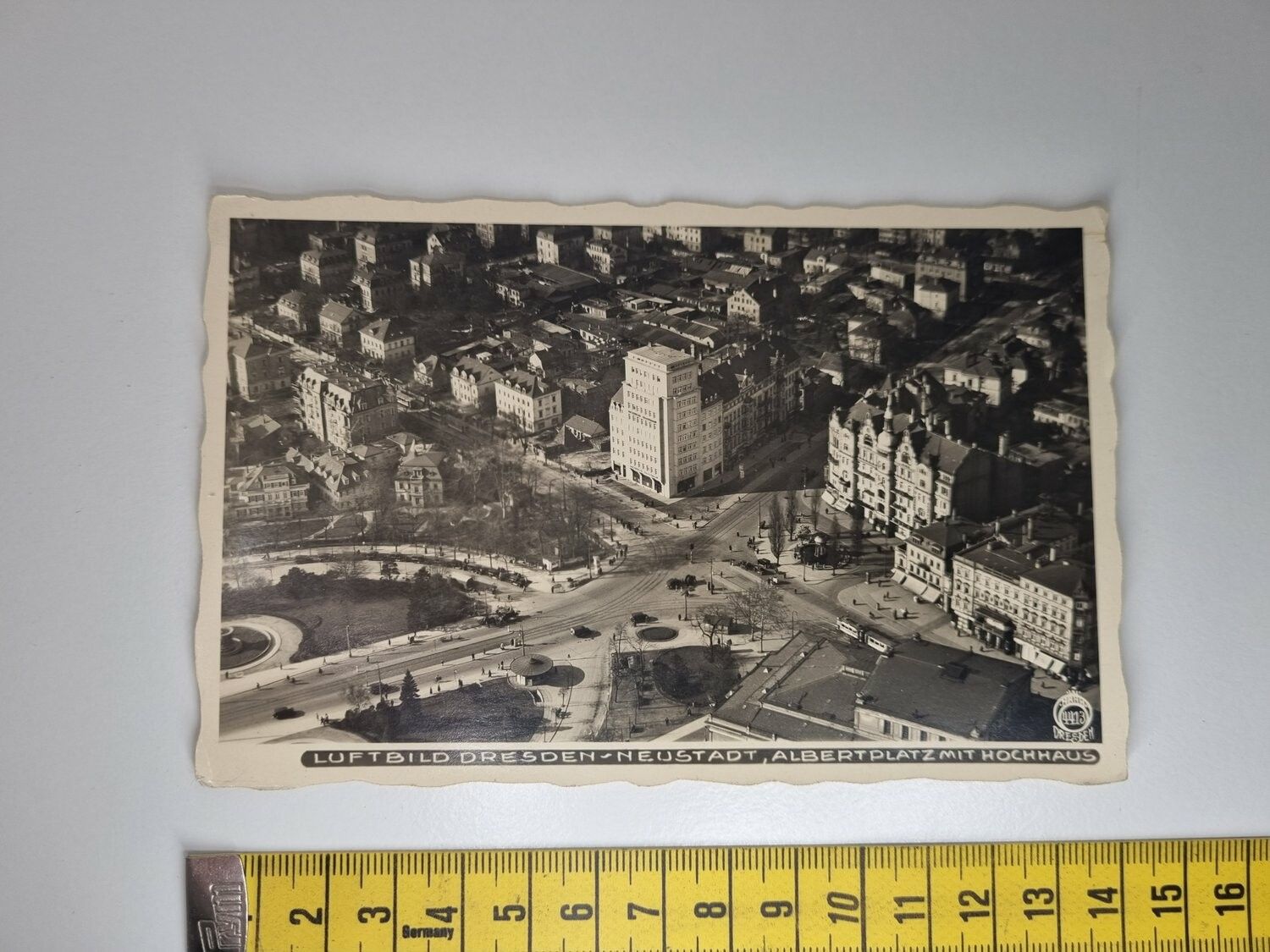 Äldre vykort. LUFTBILD DRESDEN-NEUSTADT, ALBERTPLATZ MIT HOCHHAUS