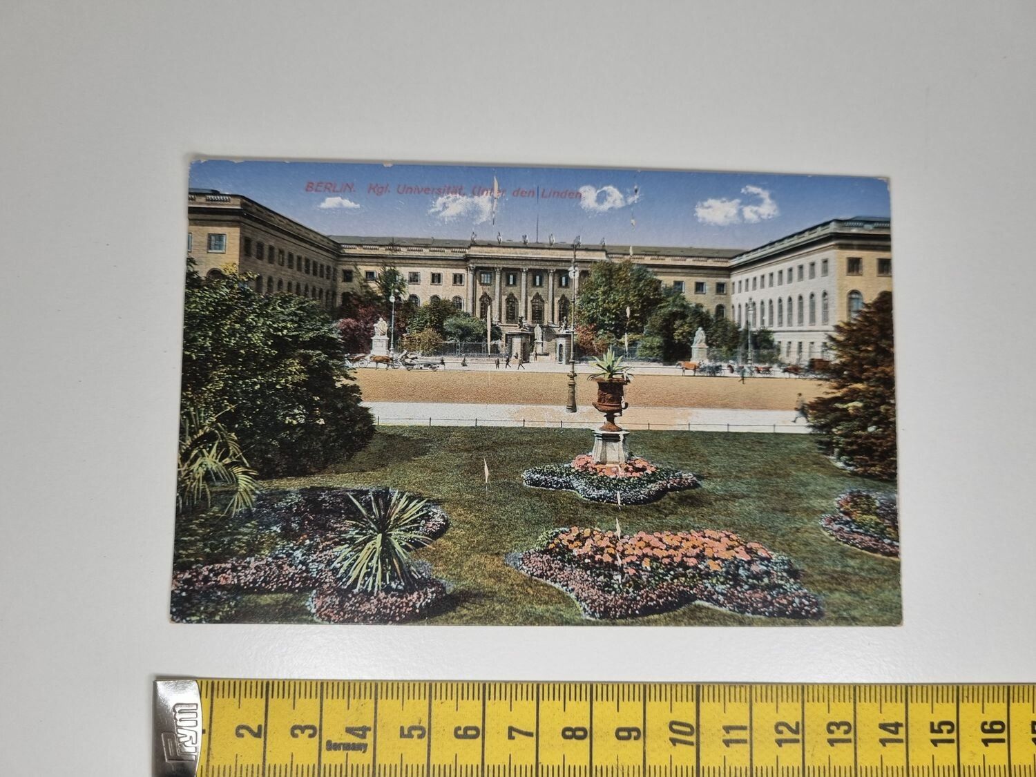 Äldre vykort. BERLIN Kgl. Universität Unter den Linden