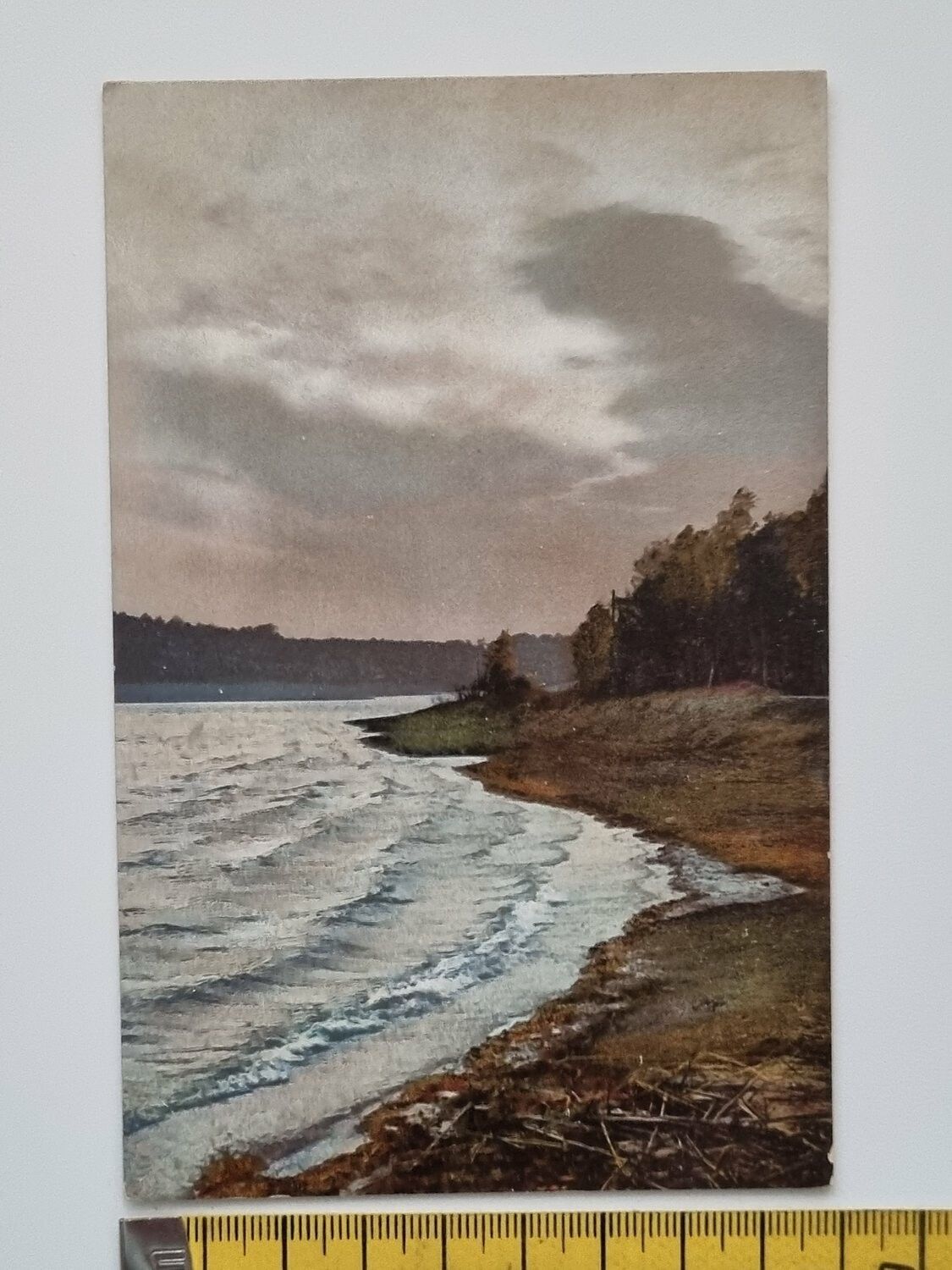 Äldre vykort, vatten vid strandkant