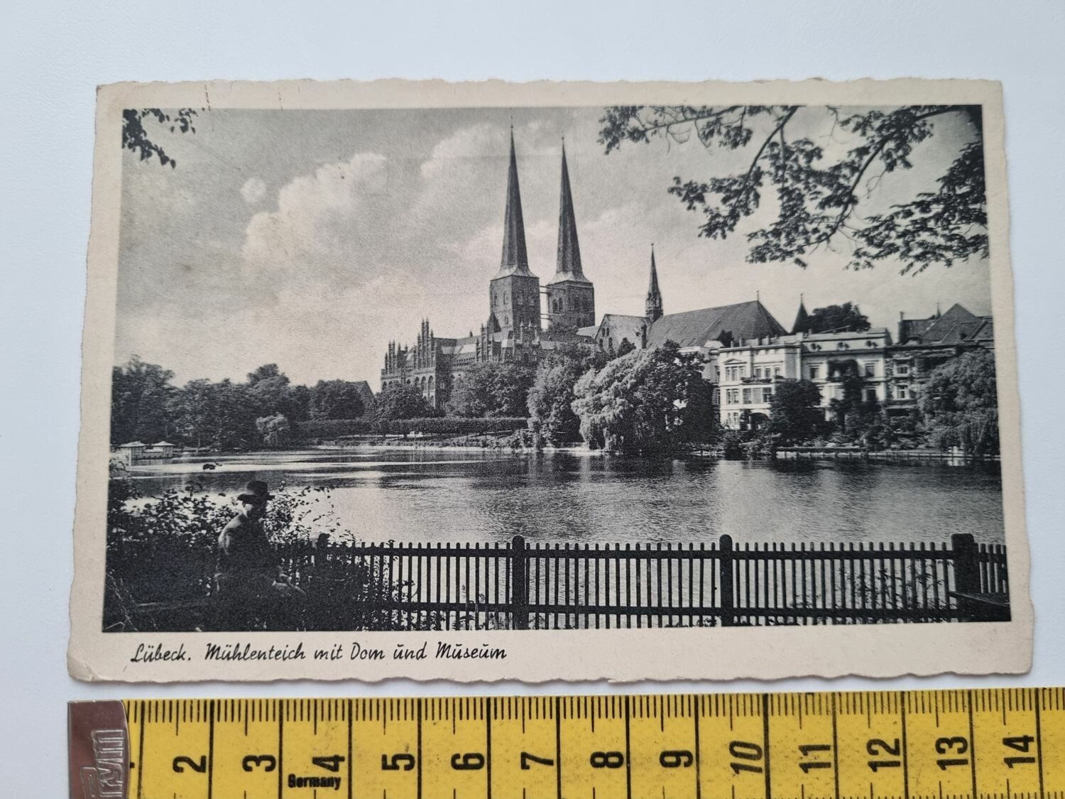 Äldre vykort, Lübeck med Adolf Hitler frimärke 12 pfennig