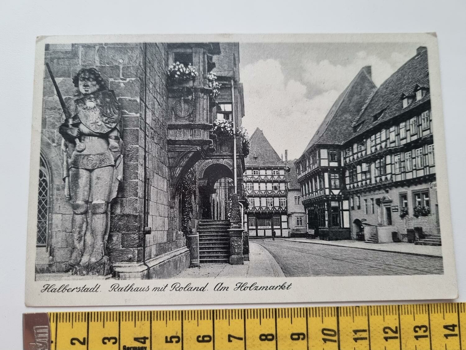 Äldre vykort, Halberstadt. Rathaus mit Roland. Am Holzmarkt