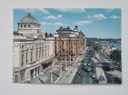 Vykort - Stockholm. Kungliga Dramatiska Teatern och Strandvägen