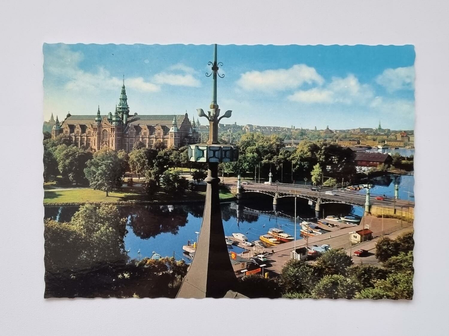 Vykort - Stockholm. Djurgårdsbron med Nordiska muséet