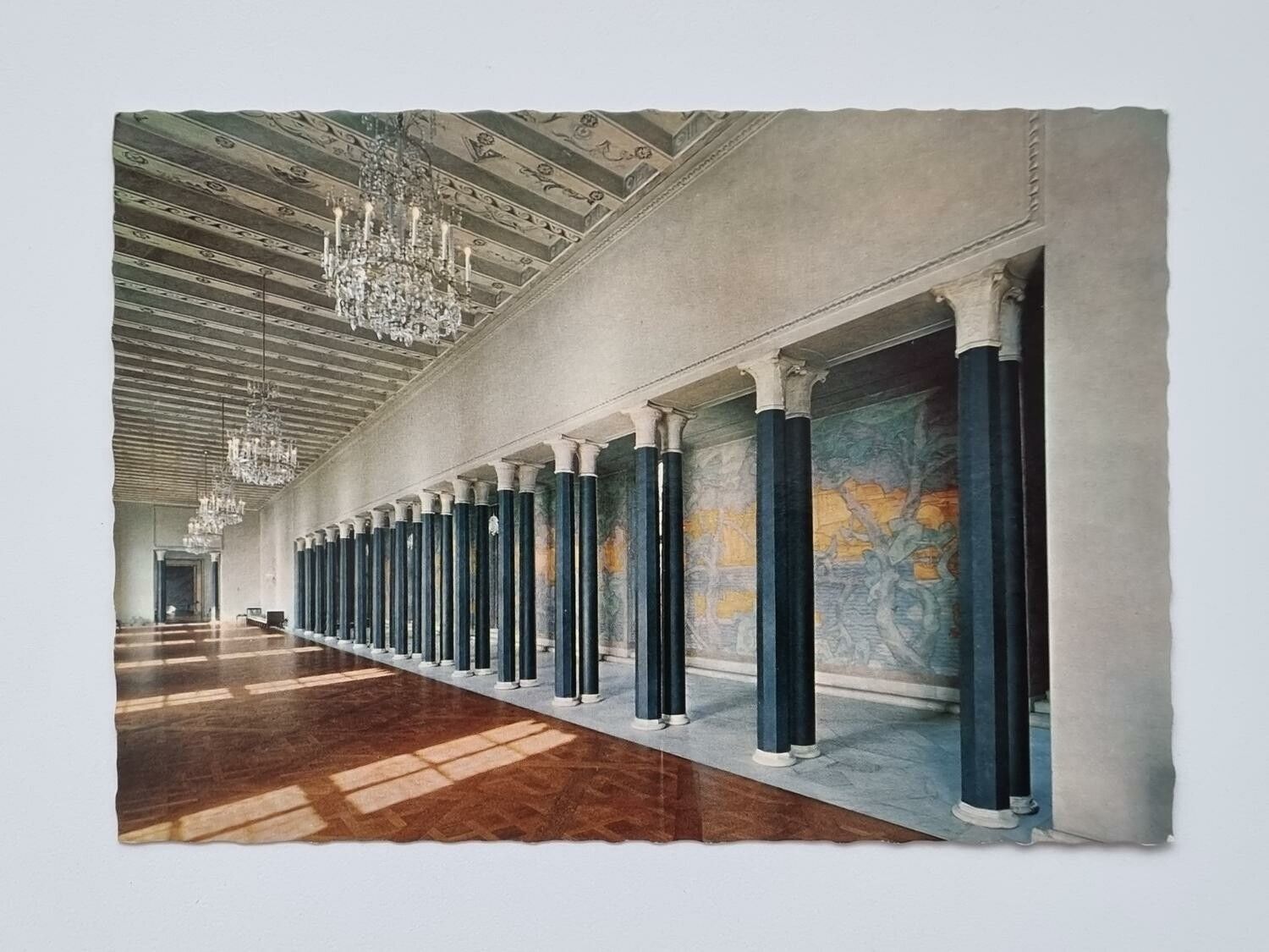 Vykort - Stockholm. Stadshuset. Stram arkitekonisk utformning