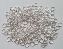 100 st jumprings / bindringar (5 mm, vita/ljus silver)