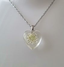 Halsband med hjärtformad glasberlock (50 cm lång kedja)