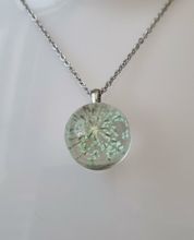 Halsband med rund glasberlock (48 cm lång kedja)