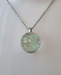 Halsband med rund glasberlock (48 cm lång kedja)