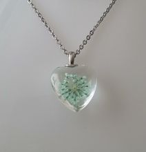 Halsband med hjärtformad glasberlock (55 cm lång kedja)