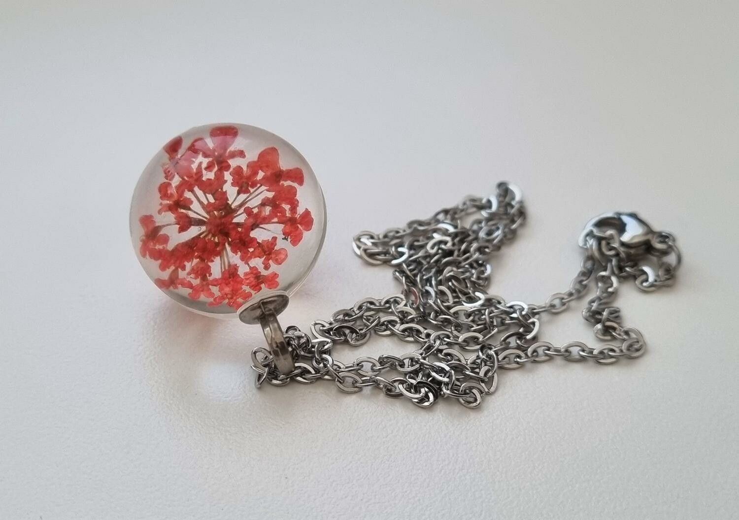 Halsband med rund glasberlock (45 cm lång kedja)