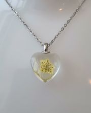 Halsband med hjärtformad glasberlock (50 cm lång kedja)