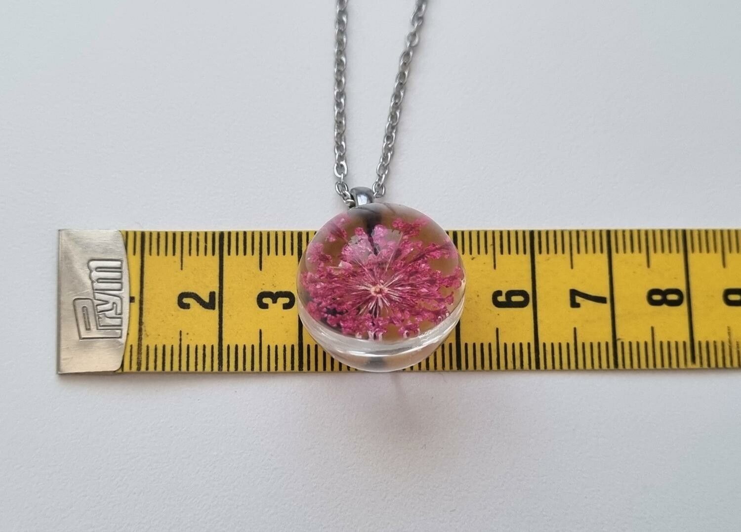 Halsband med rund glasberlock (48 cm lång kedja)