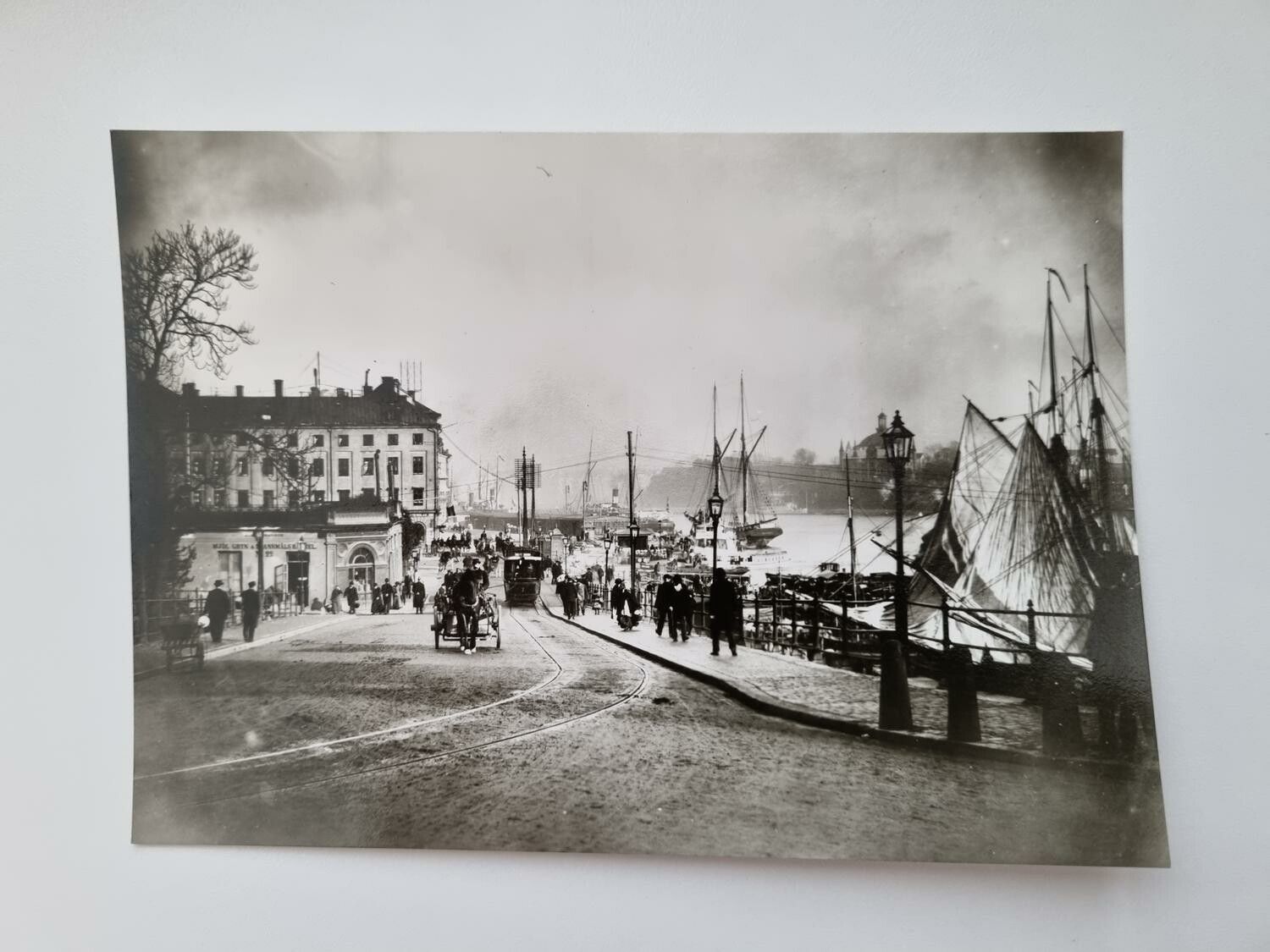 Vykort - Utsikt från Östra Slussgatan - Slussen mot Skeppsbron 1896