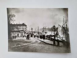 Vykort - Utsikt från Östra Slussgatan - Slussen mot Skeppsbron 1896