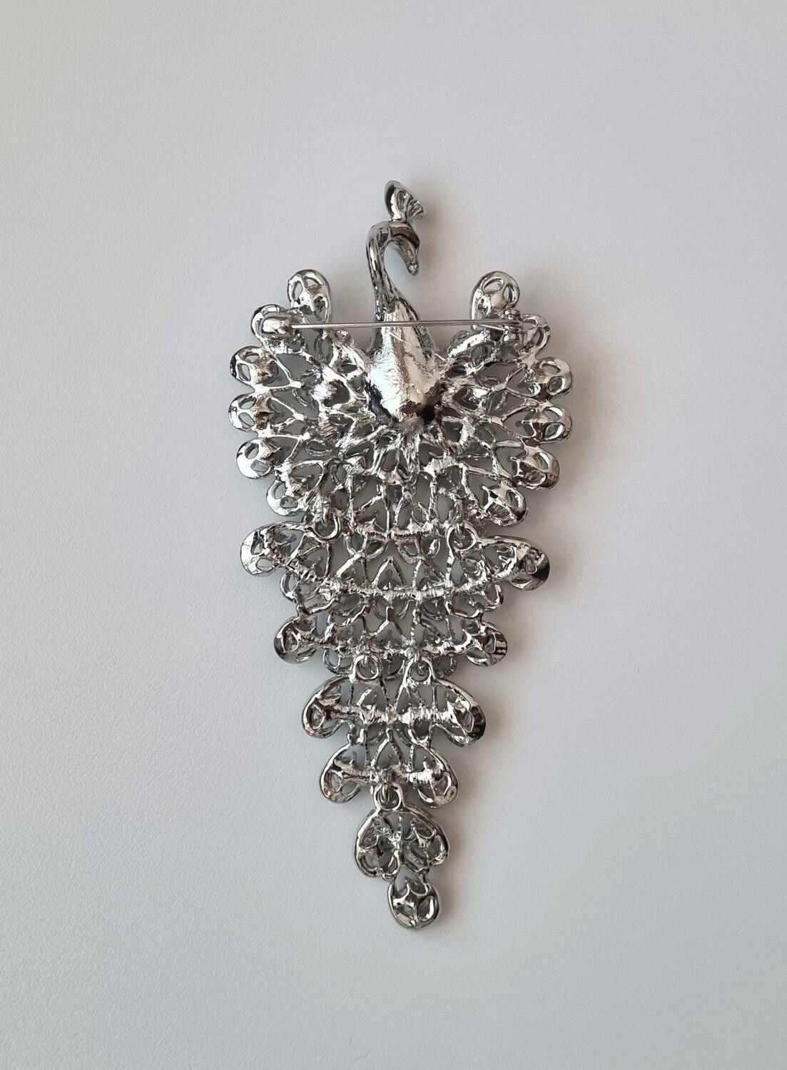 1 st detaljrik stor brosch / hänge - Påfågel