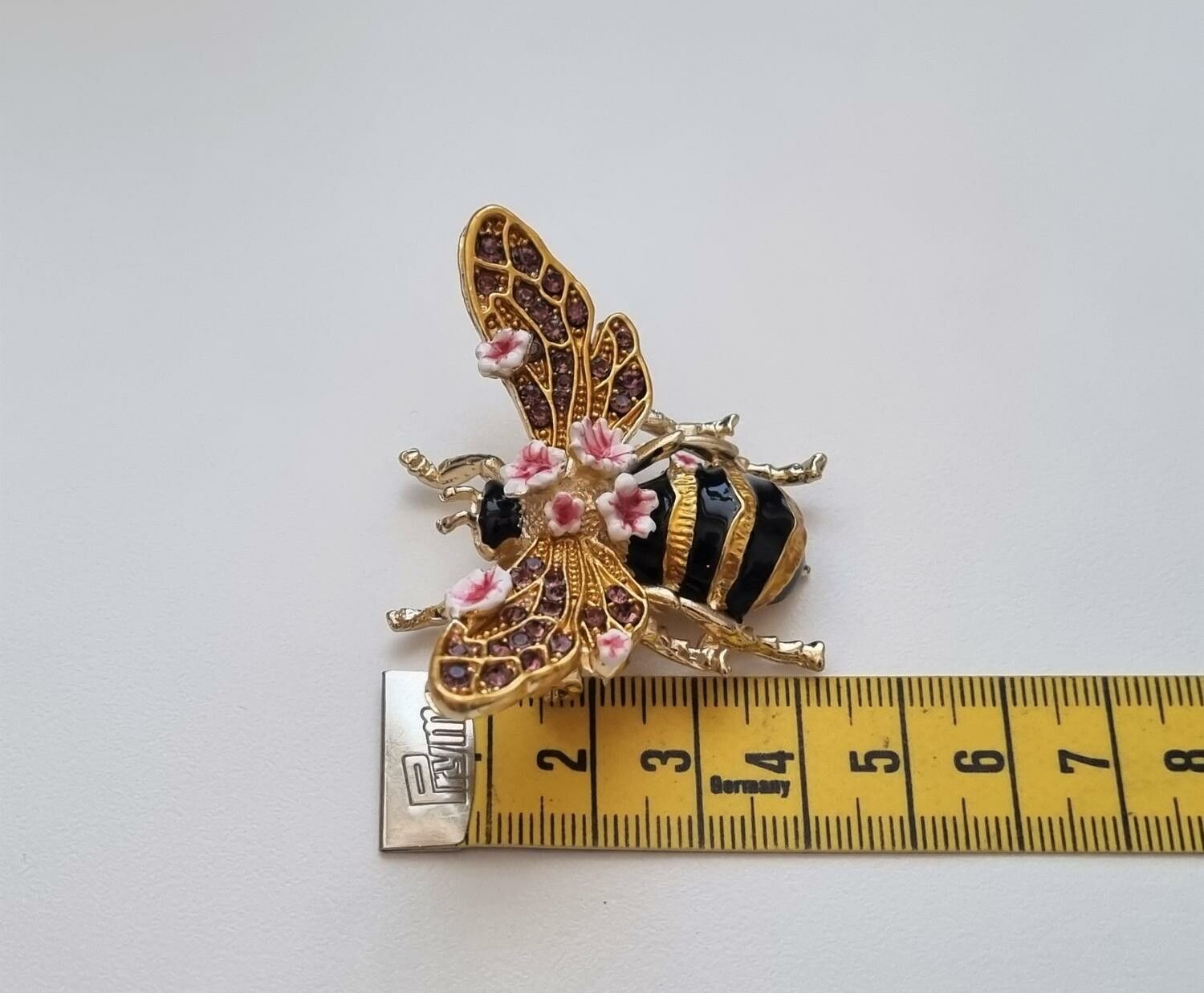 Brosch Bi, bi-brosch