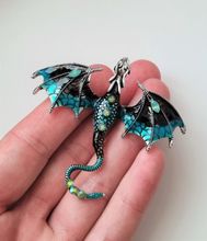 1 st detaljrik brosch hänge - Drake (turkos/svart)