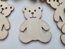 10 st trädekorationer, dekorationer i trä - Nalle / nallebjörn i trä