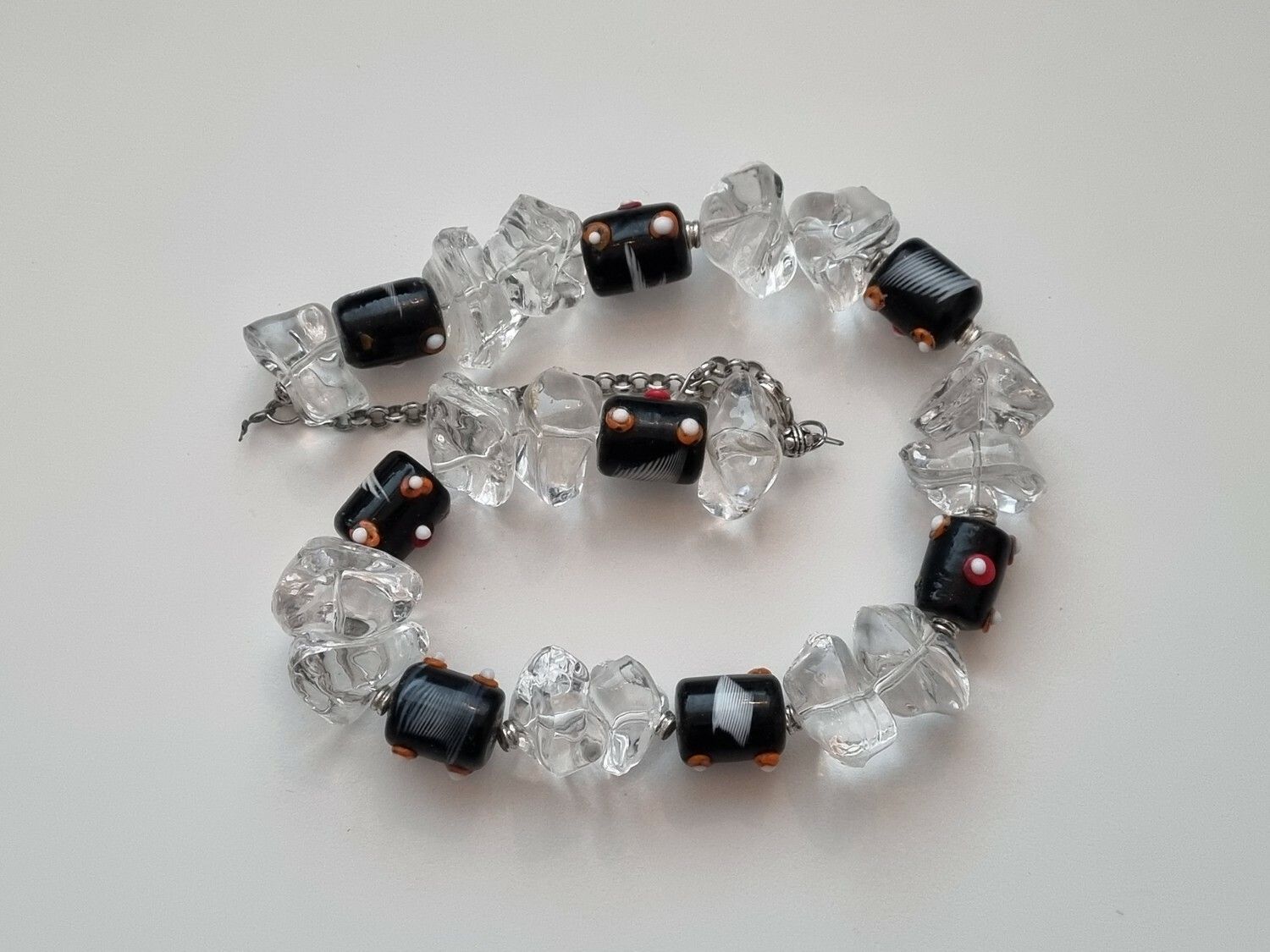 Tungt halsband med stora pärlor (130,8 gram)