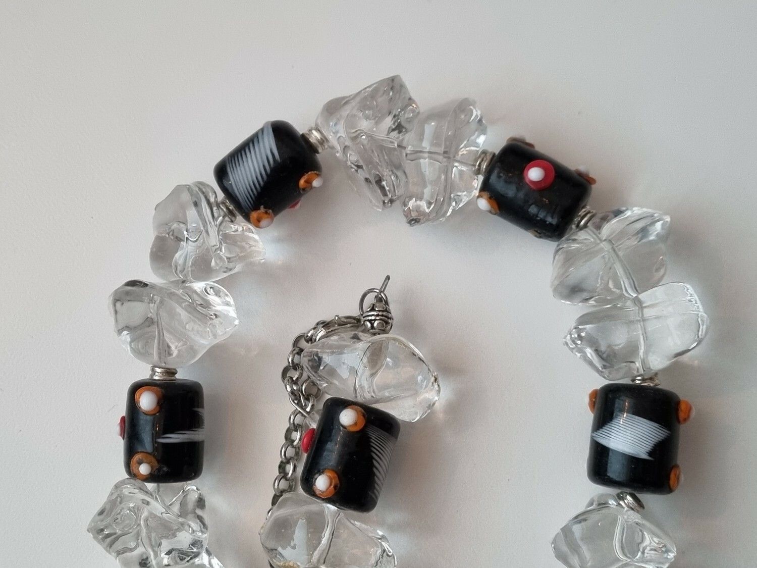 Tungt halsband med stora pärlor (130,8 gram)