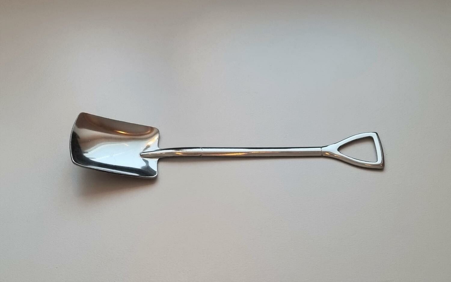 Rolig liten skyffel, miniatyrskyffel  trädgårdsskyffel i rostfritt stål