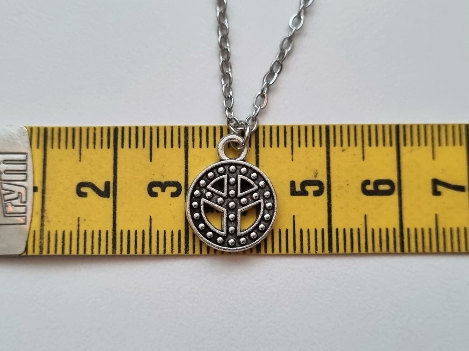 Halsband (50 cm) i rostfritt stål med rund berlock