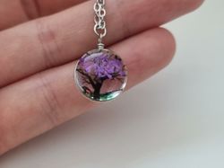 Halsband - Rund glasberlock med ett målat träd inuti (45 cm lång kedja)