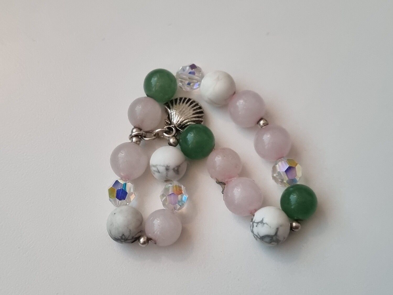 Sött armband med pärlor / stenar
