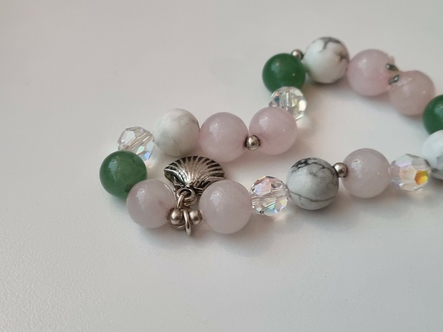 Sött armband med pärlor / stenar