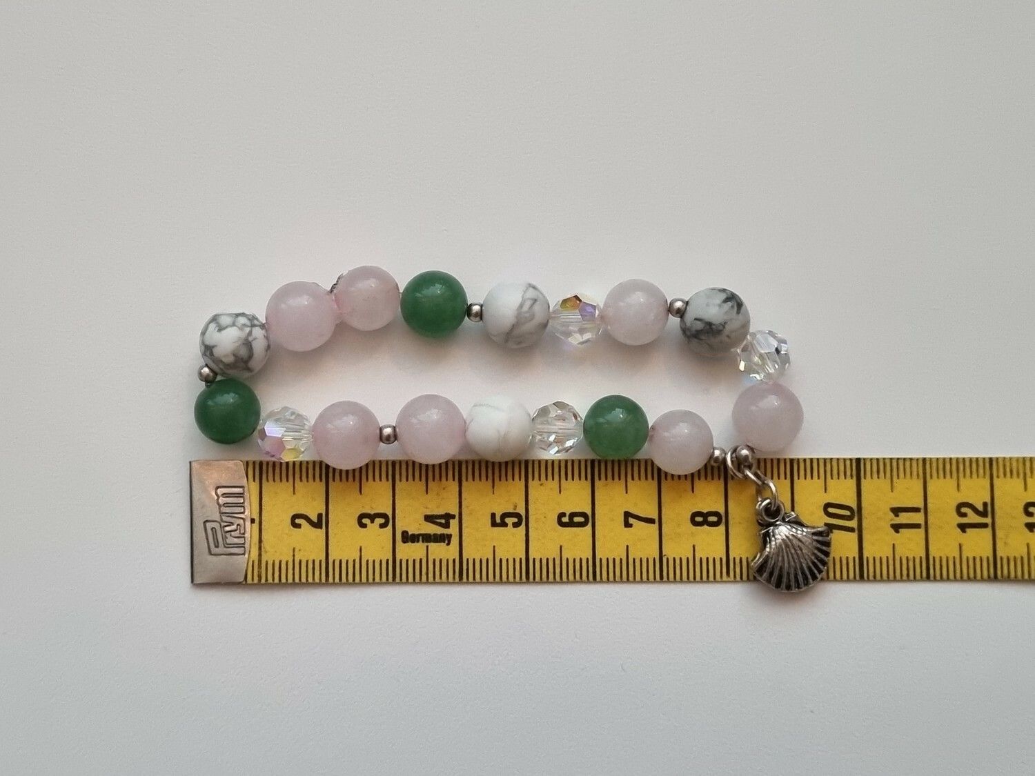 Sött armband med pärlor / stenar
