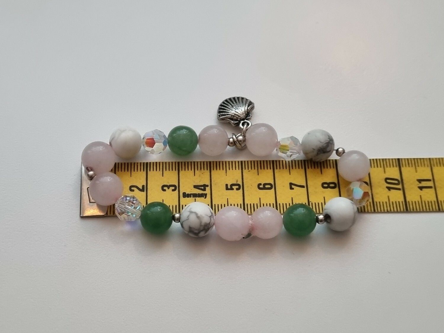 Sött armband med pärlor / stenar