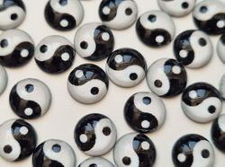 10 st yin och yang i resin, för pyssel, dekoration, scrapbooking med mera