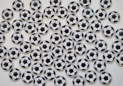 10 st fotbollar / flatbacks för pyssel, dekoration med mera