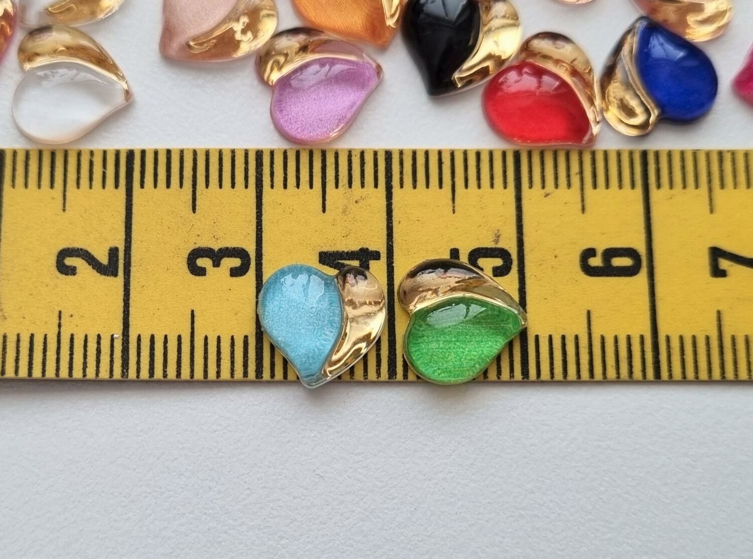 10 st Hjärtan, miniatyrer / flatbacks i blandade färger