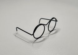 Svarta glasögon, miniglasögon, Miniatyrer till dockskåp, tittskåp med mera