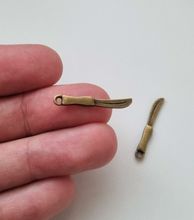 2 st smörknivar - Miniatyrer, berlocker / charms (bronsfärgade)
