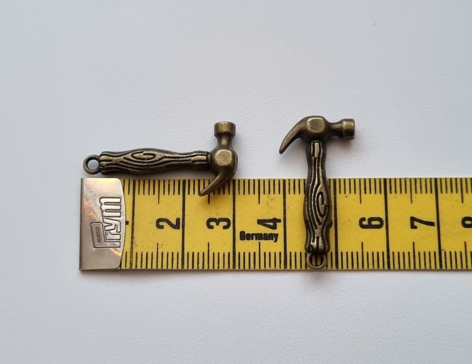 Berlocker Charms Miniatyr Hammare, 2 st bronsfärgade